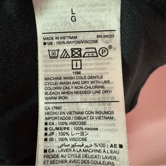 Old Navy Green Pleated Long Sleeve Cold Shoulder Blouse - Picture 8 of 8